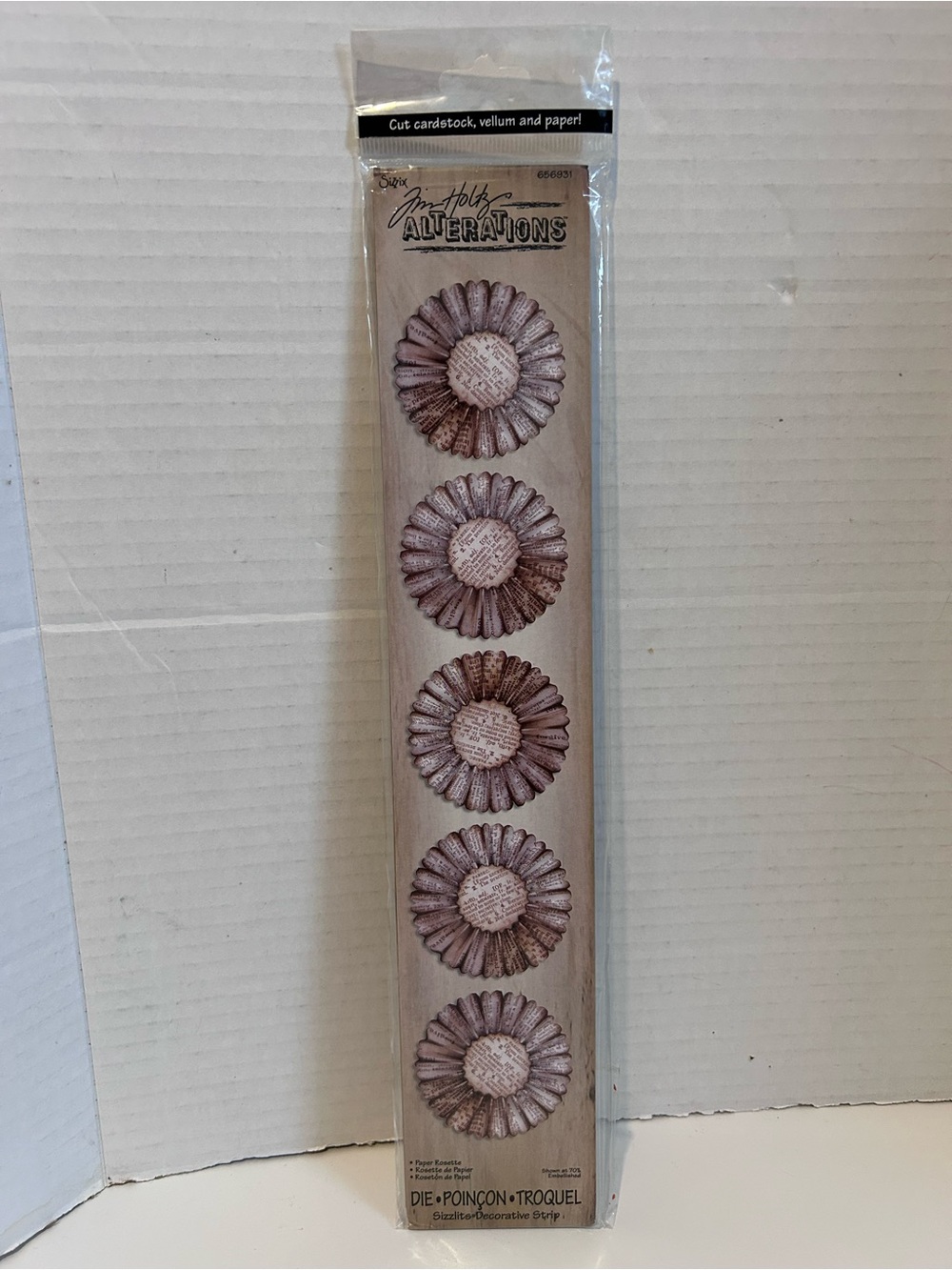 Sizzix Sizzlits Decorative Strip Die by Tim Holtz - Paper Rosette